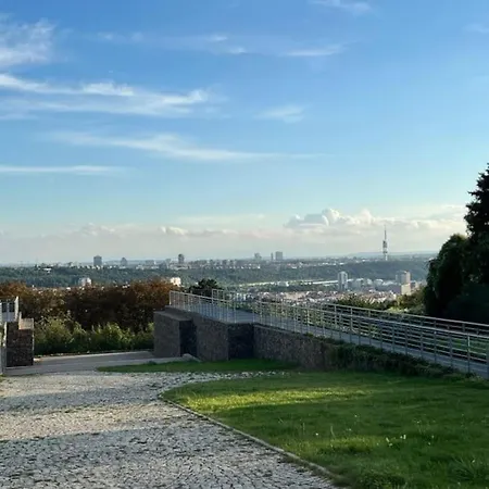 New Stylish Attic+free Parking * Prague