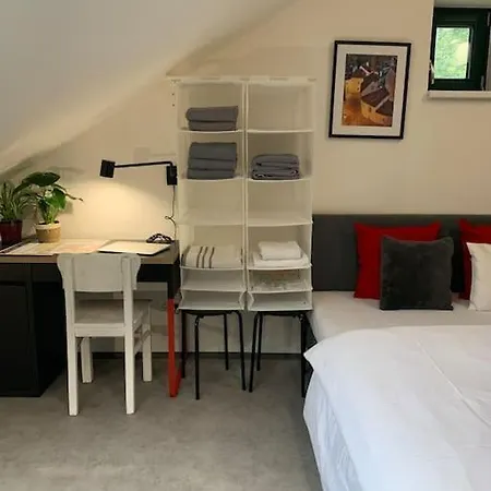 New Stylish Attic+free Parking Appartement *